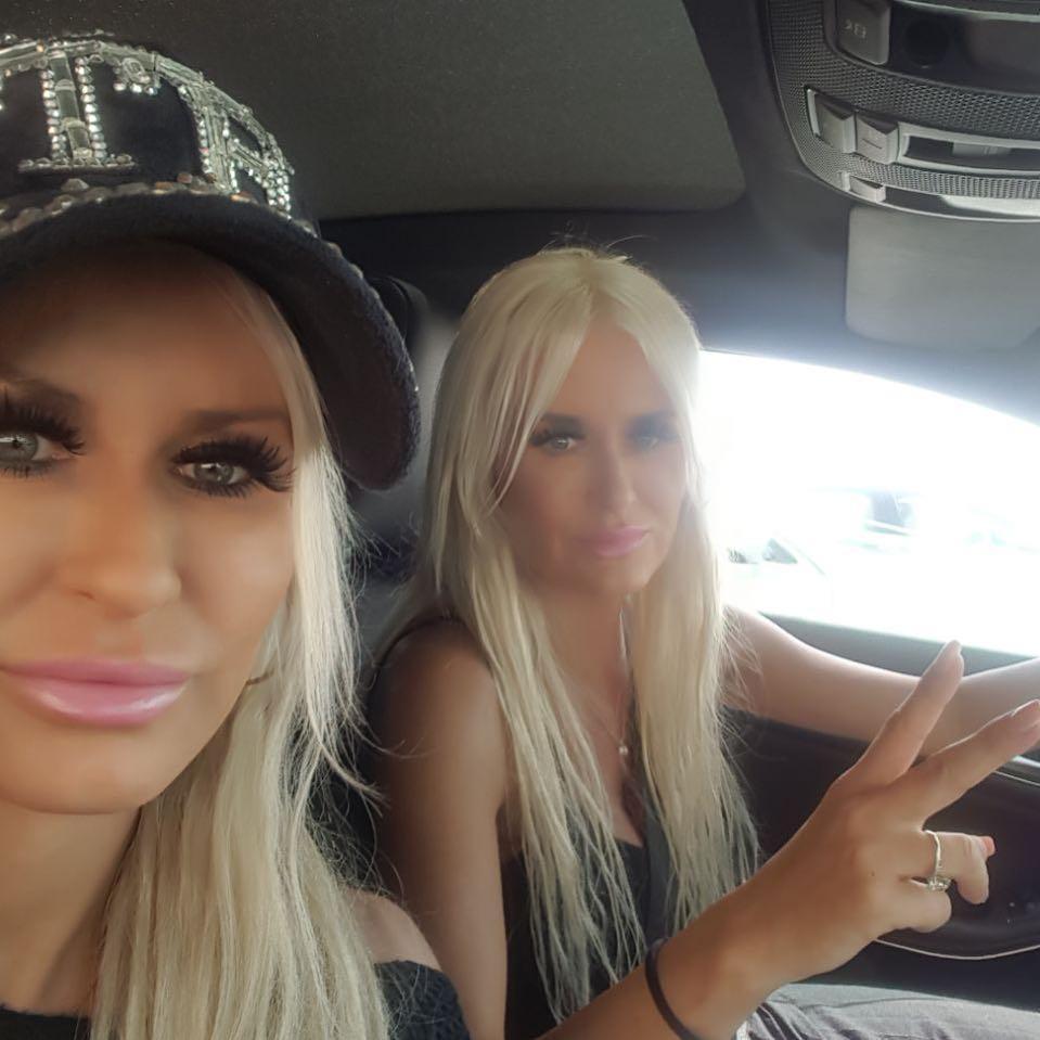 Porn star twin sisters Alena and Sasha Parker hurl abuse at Arab women in  Dubai, face jail term | Catch News