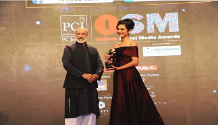 Priya prakash varrier gets award