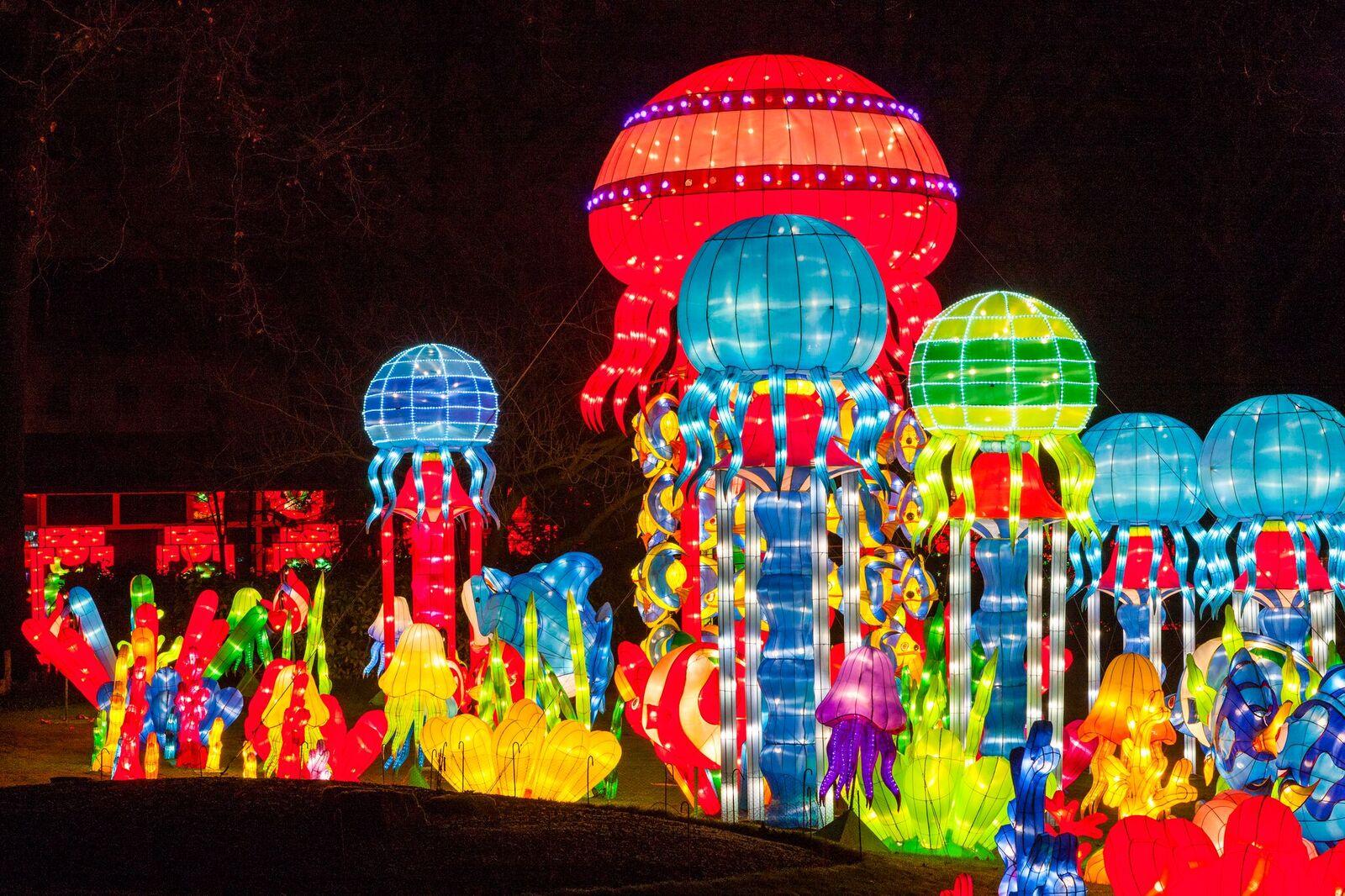 Philadelphia Chinese Paper Lantern festival begins at Franklin Square