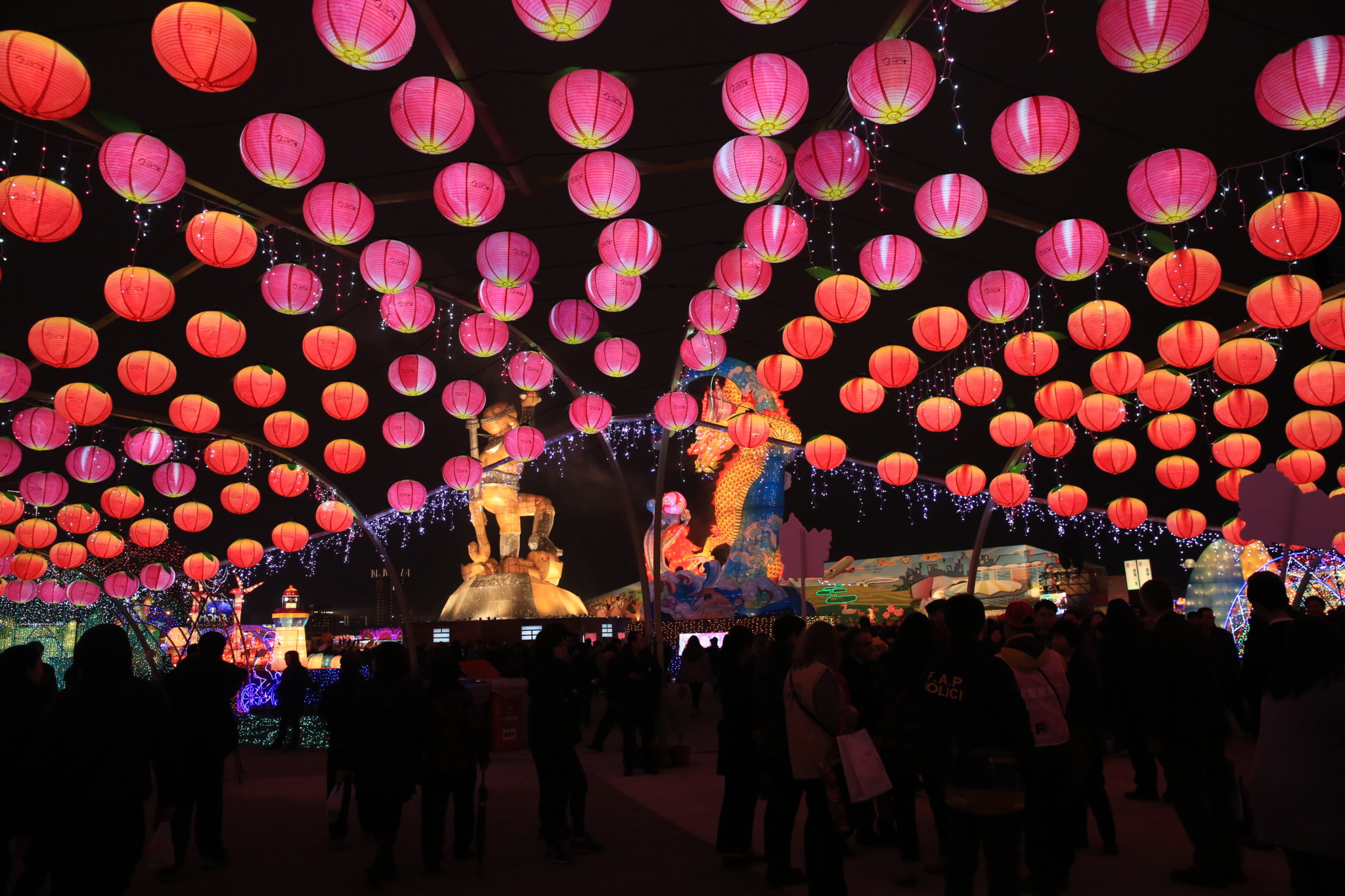 Philadelphia Chinese Paper Lantern festival begins at Franklin Square; breathtaking pics inside 
