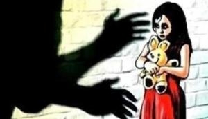 Andhra Pradesh: Minor girl raped,  Mob attacked police station in Guntur