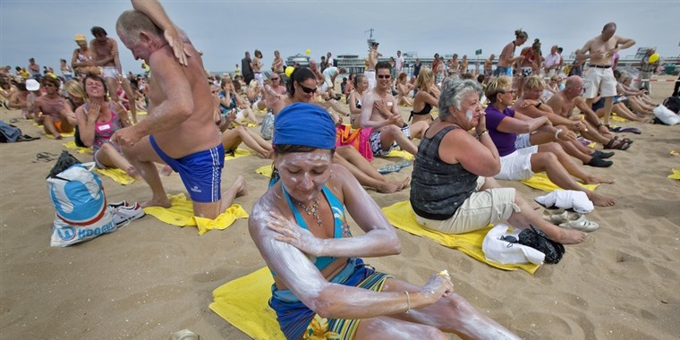 Hawaii state legislature passes the bill to ban the sunscreen sale as it damages coral reefs 