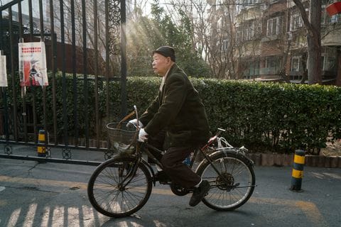 Abandoned by children, this 85-year-old man in China wanted to be adopted but help reached him after death