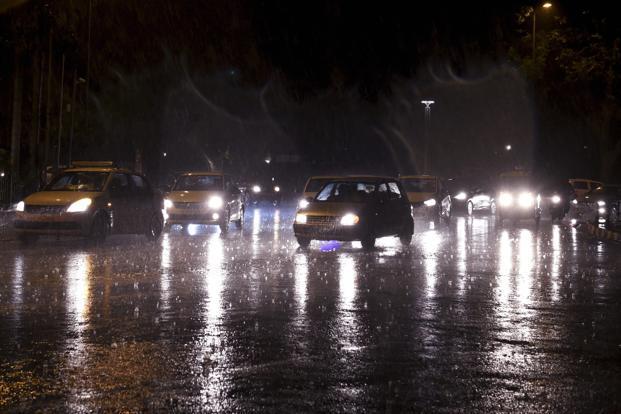 Beware! Home ministry issues thunderstorm alert for Delhi today