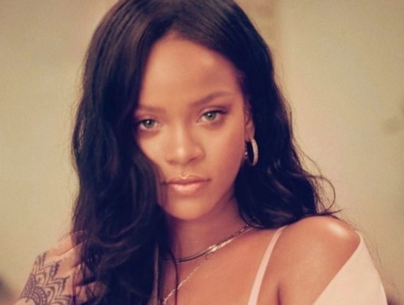 Rihanna showcases her seductive curves wearing her tempting lingerie collection