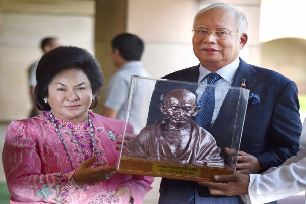 Malaysian Prime Minister Mahathir bans predecessor Najib Razak from leaving country over involvment in 1MDB scandal