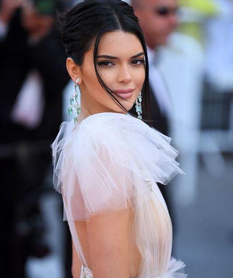 Oops!' That's how Kendall Jenner reacted to her bra-less semi-sheer dress  at Cannes 2018 - Bollywood News & Gossip, Movie Reviews, Trailers & Videos  at