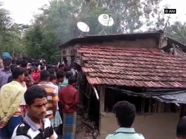 WB panchayat polls: Police baton charged on people