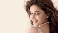 Here's what happened when 'dhak dhak' girl Madhuri Dixit Nene was asked to sign an autograph