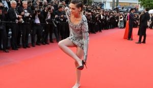 Why just high heels? 'Rebellious' Kristen Stewart walks the Cannes 2018 red carpet barefoot, see pics inside