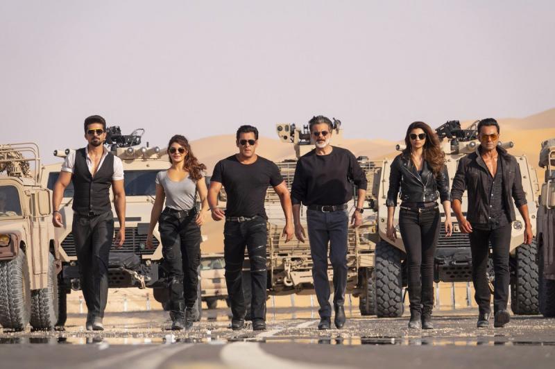 Race 3: Honest review of Salman Khan starrer Remo D'Souza's film by this man will defintely make you roll on the floor laughing; video inside