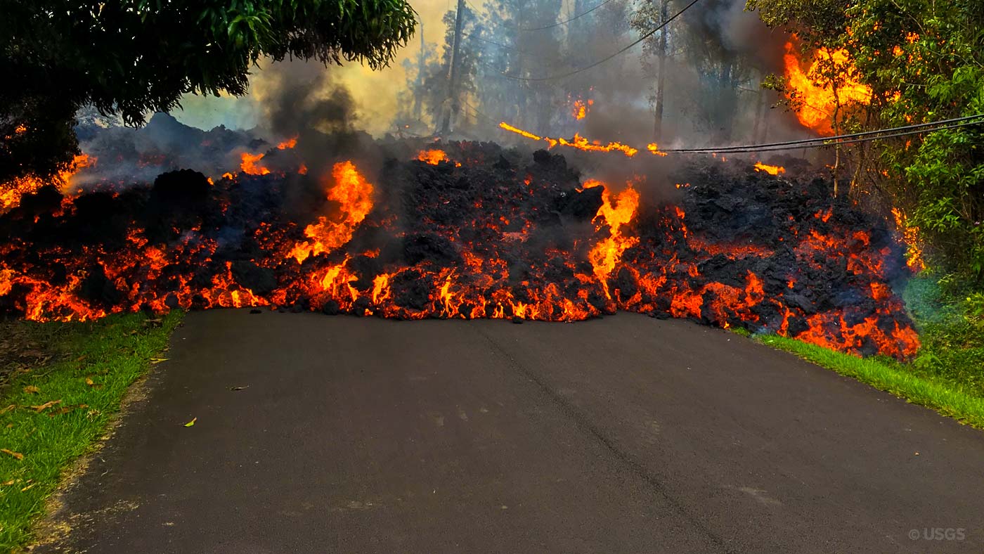 Hawaii reports first serious injury from Kilauea Volcano as lava reaches escape routes; video inside