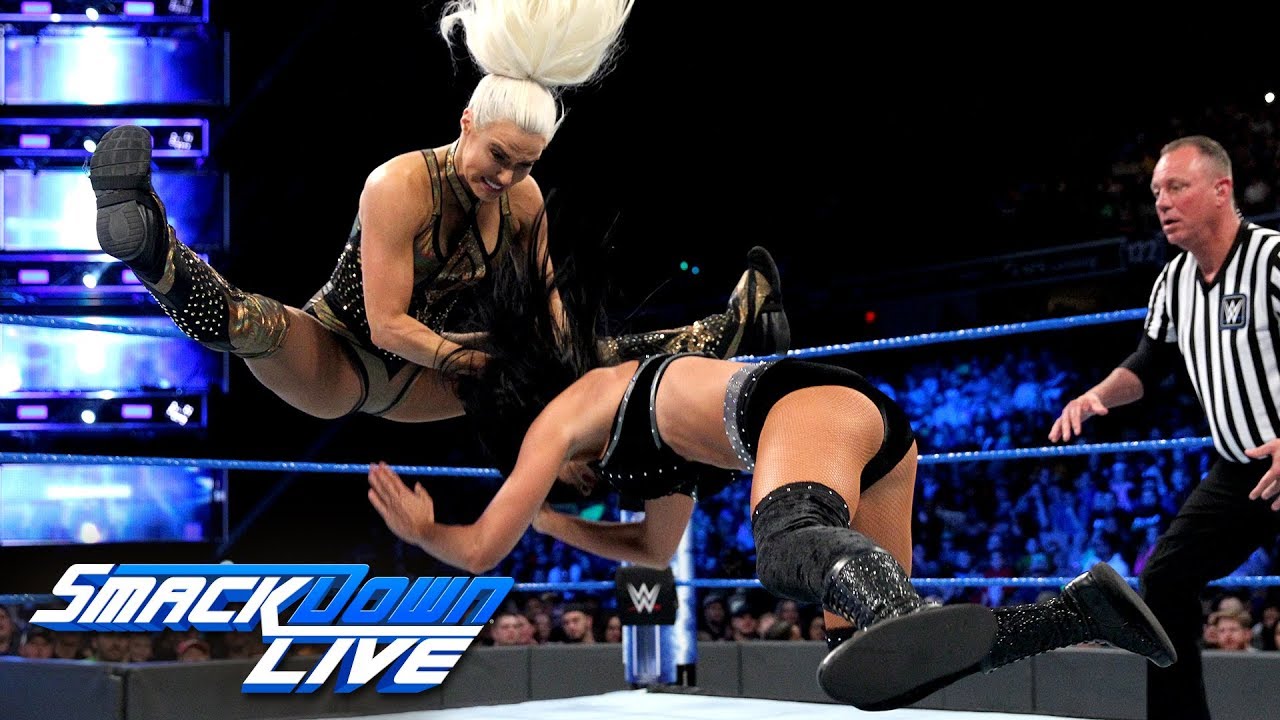 See what WWE Divas are busy doing before 'Money in the bank' match
