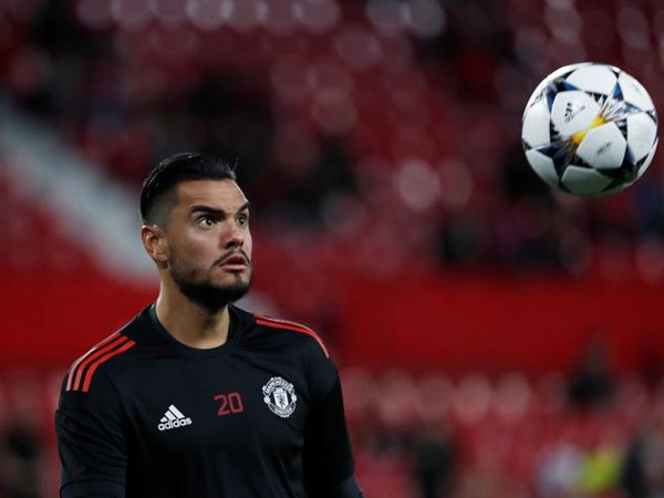 Manchester United goalie Sergio Romero ruled out of FIFA WC 18