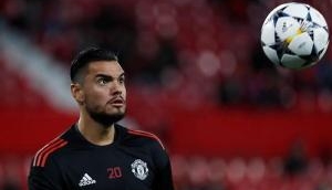 Manchester United goalie Sergio Romero ruled out of FIFA WC 18