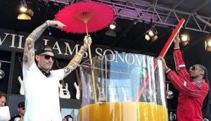 Insane! Snoop Dogg sets Guinness World record for 5-foot tall, 3-foot largest gin and juice cocktail