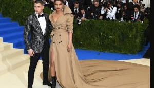 Is this the pretty brunette, and not Quantico star Priyanka Chopra, Nick Jonas spending time with? 