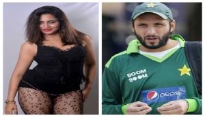 Arshi Khan of Bigg Boss 11 finally opens up about having sex with Pakistani cricketer Shahid Afridi and her sex scandal