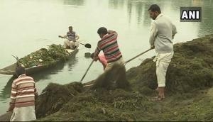 Cleaning drive initiated in Dal Lake ahead of tourist season