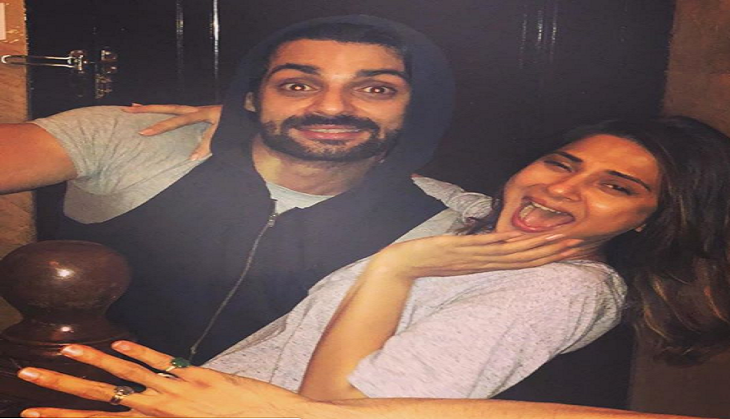 Fans think Bepannah actress Jennifer Winget and Karan Wahi are dating and this viral picture is the reason; see inside