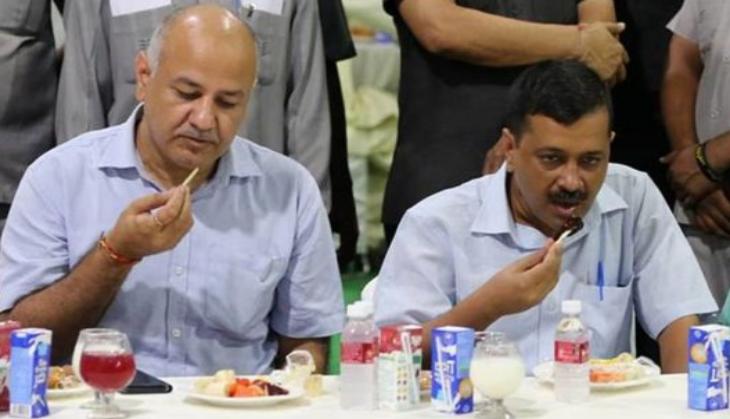 Delhi CM Arvind Kejriwal organizes Iftaar party for Muslim brothers; what happened in the party is unbelievable