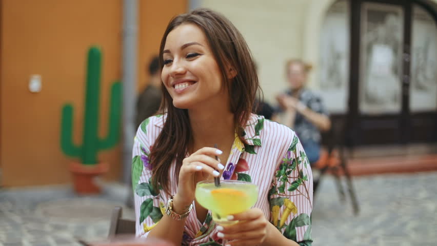 World Environment Day 2018: Do you know that drinking beverage using plastic straw can cause wrinkle 