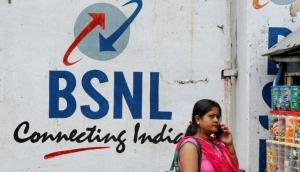 When Jharkhand CM Raghubar Das's cell network went down in night, police held two BSNL personnel from home!
