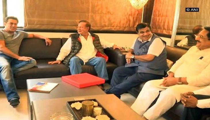 Sampark for Samarthan: Nitin Gadkari meets Salim Khan