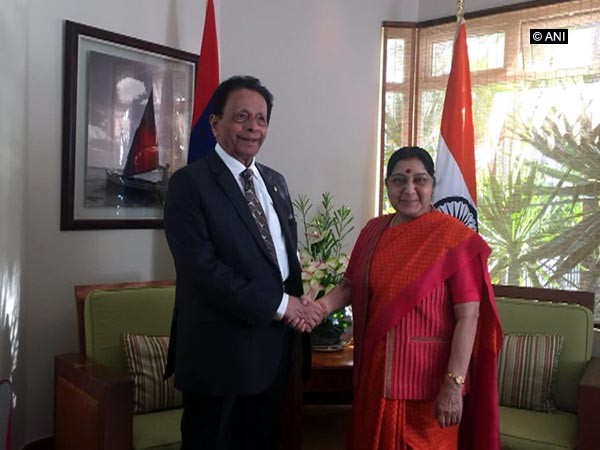 Sushma Swaraj, Mauritius Defence Minister discuss maritime cooperatio