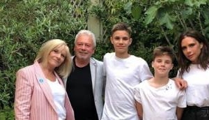 Amid bizarre divorce rumours, Victoria Beckham posts family snap on Instagram