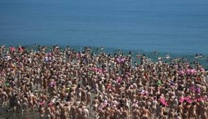 2505 Irish women break world record with mass nude swimming in the Irish Sea