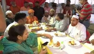 Lucknow's Mankameshwar temple hosts Iftar