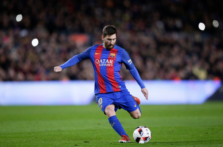 Barcelona beats Lyon 5-1, enters quarter-finals of Champions League