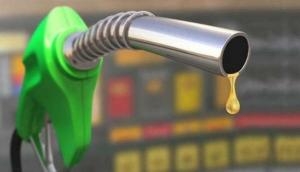 Pakistan: Public fumes with anger over oil price hike 