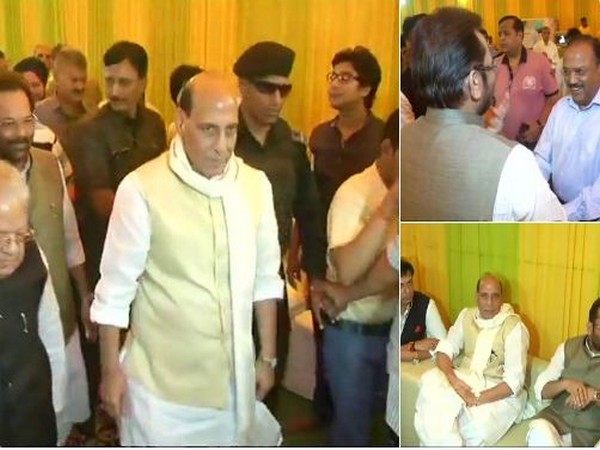 Rajnath attend Eid celebration at Naqvi's residence