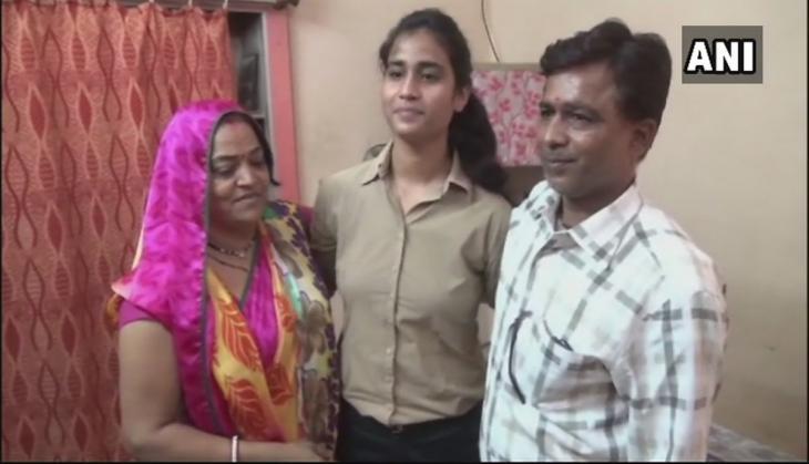 Aanchal Gangwal with her parents