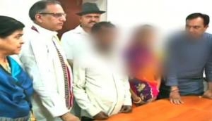Mandsaur gangrape case: 'Sansad ji ko dhanyavad boliye,' BJP leader asks victim's family to thank party MP for visiting hospital; video goes viral