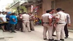 New Delhi: 11 members of a family, including seven women, found dead in a house in Burari; cops suspect suicide, probe underway
