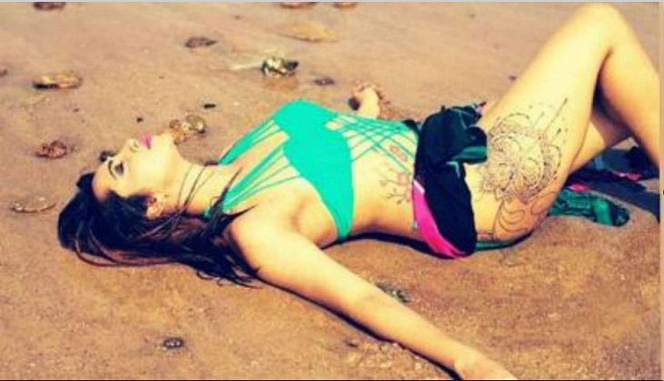 Bigg Boss 11 controversy queen Arshi Khan poses in a bikini and sets screens on fire; see pics