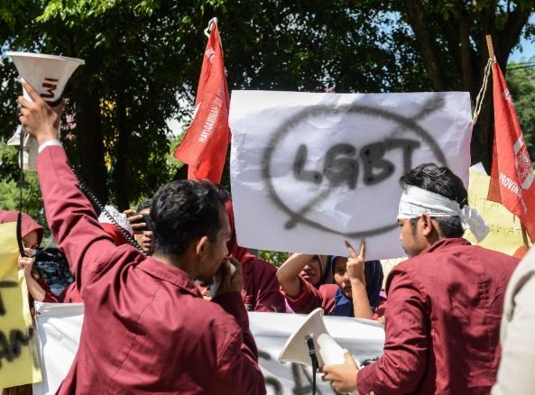 Indonesia: LGBT crackdown fuels HIV cases, Human Right Watch