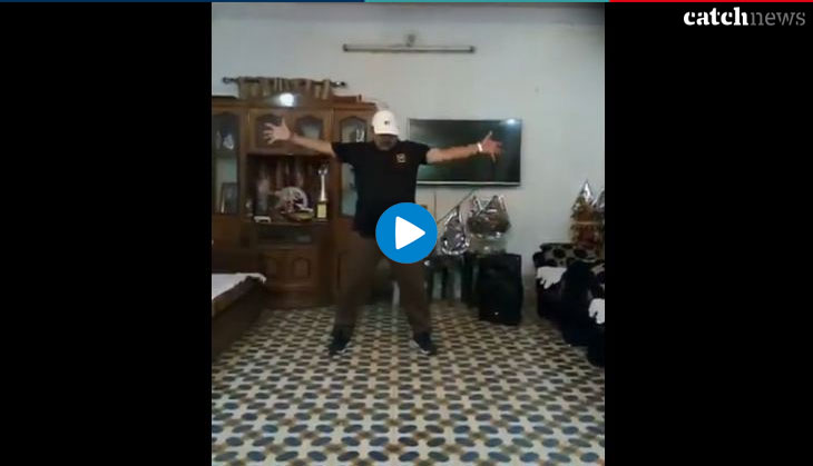 Dancing uncle, Dabboo again performs on this famous song, not in Govinda style but in Hrithik Roshan's way; see video