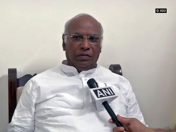 MP floor test demand: Mallikarjun Kharge accuses BJP of creating unnecessary problems, Kamal Nath says he is ready