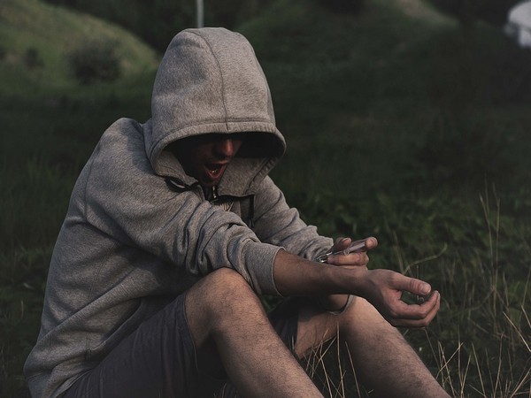 Children of imprisoned parents indulge in unhealthy behaviours