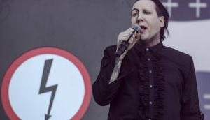 Singer Marilyn Manson invites fan on stage, demands to remove Avenged Sevenfold shirt