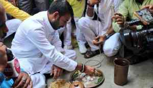 RJD launches 'Sattu Party' outreach in Bihar, Tej Pratap impresses voters 