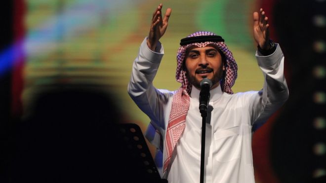 Watch Video: Woman arrested in Saudi Arabia for hugging singer Majid al-Mohandis during concert