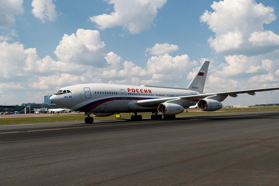 Inside Russian Prez Vladimir Putin's £390million aircraft; gold onboard gym