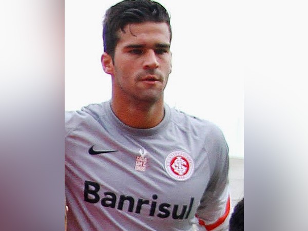 Liverpool signs Alisson for record 65mn pound