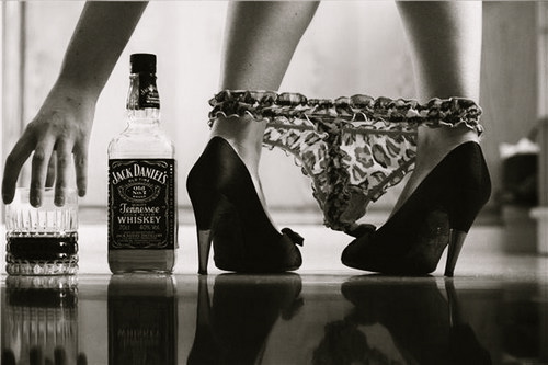 Drinking alcohol and doing drugs may drive women to risk of unsafe sex