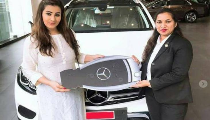 Shilpa Shinde mercedes Car